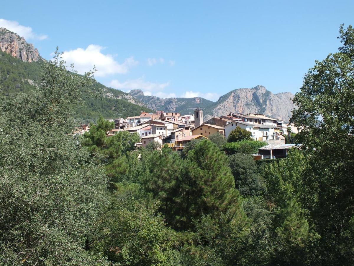 La Llar De Peramola Apartment Luaran gambar