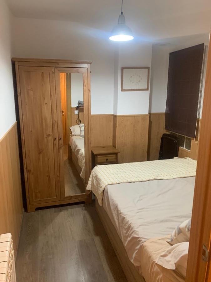 La Llar De Peramola Apartment Luaran gambar