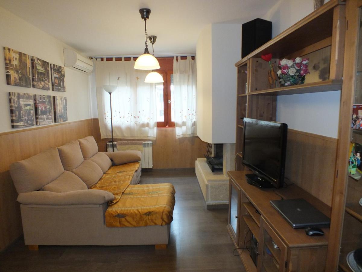 La Llar De Peramola Apartment Luaran gambar